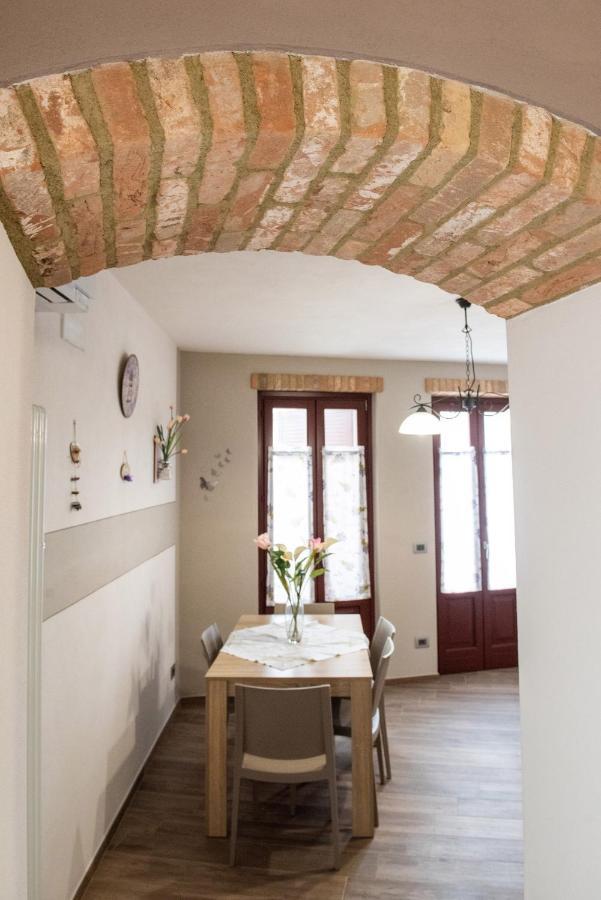 Apartamento Il Cortiletto Verduno Exterior foto