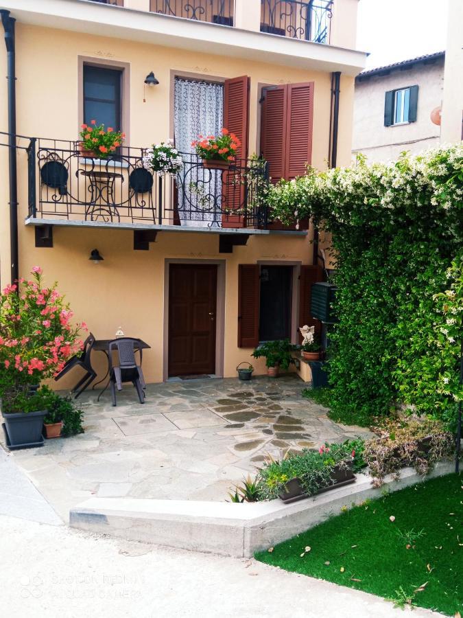 Apartamento Il Cortiletto Verduno Exterior foto